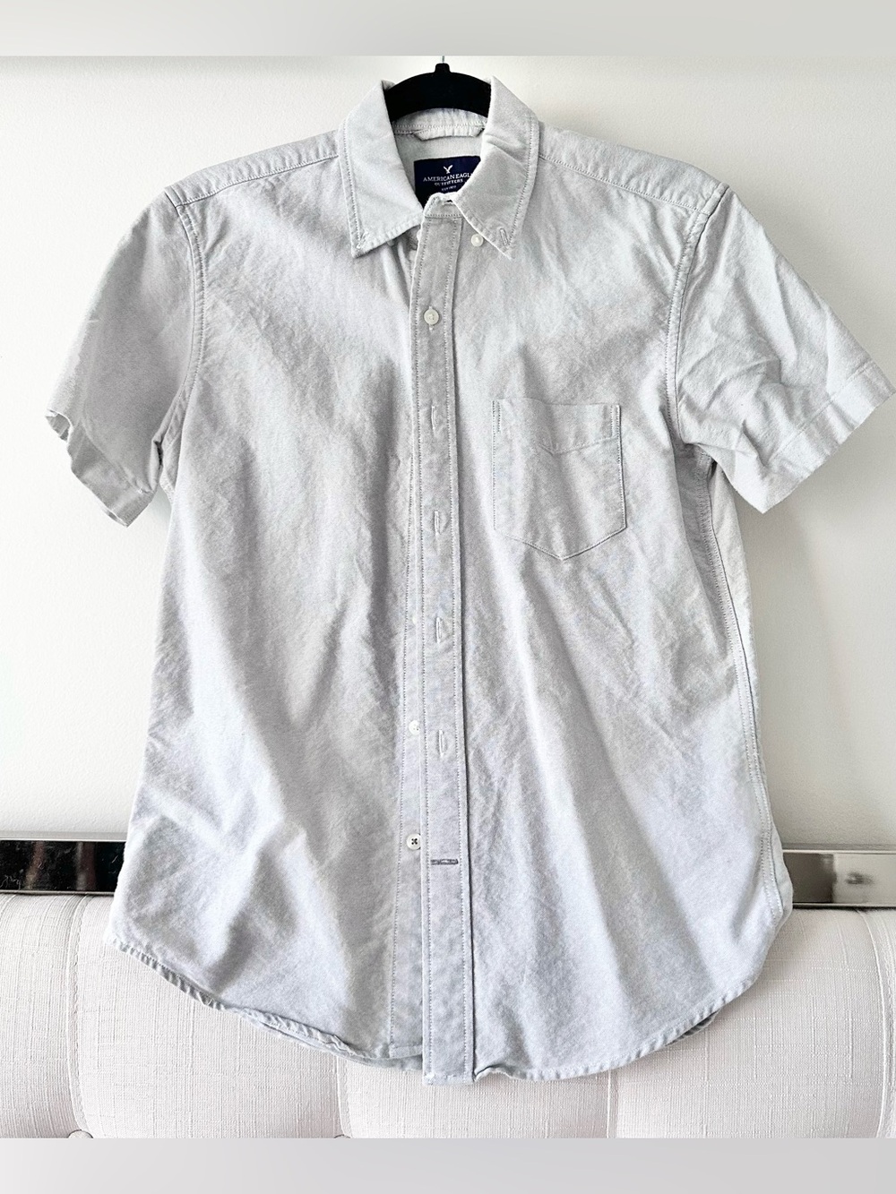 American Eagle Outfitters Classic Fit Short-Sleeve Oxford Button-Down Shirt - Picture 1 of 4